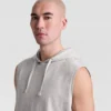 Camisola com capuz sem mangas, C Logo bordado