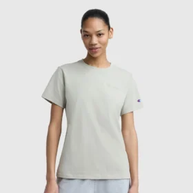 T-shirt clássica, logótipo tonal no lado esquerdo do peito