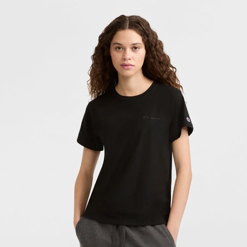 T-shirt clássica, logótipo tonal no lado esquerdo do peito