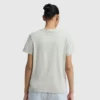 T-shirt clássica, logótipo tonal no lado esquerdo do peito