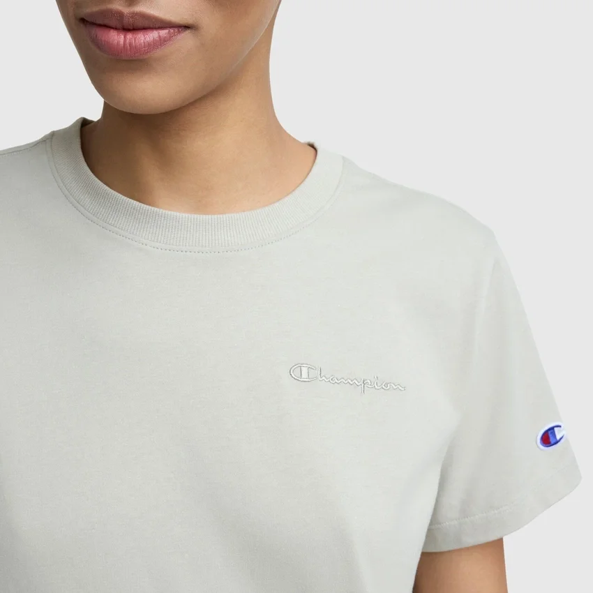 T-shirt clássica, logótipo tonal no lado esquerdo do peito