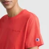 T-shirt clássica, logótipo tonal no lado esquerdo do peito