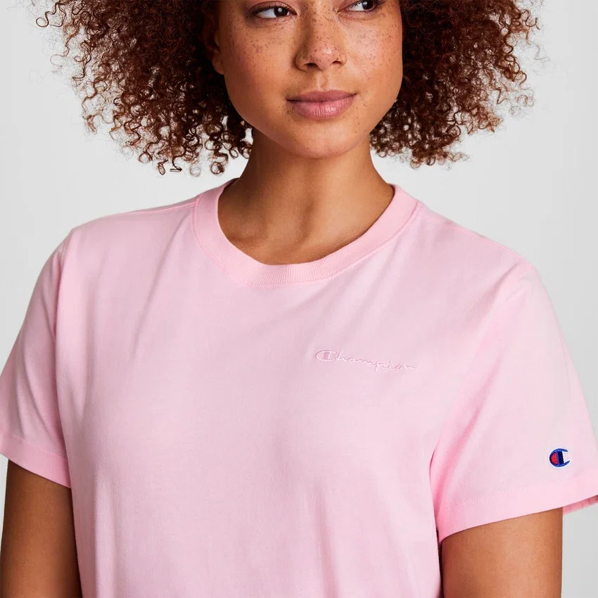 T-shirt clássica, logótipo tonal no lado esquerdo do peito