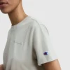 T-shirt clássica, logótipo tonal no lado esquerdo do peito