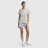 T-shirt clássica, logótipo tonal no lado esquerdo do peito